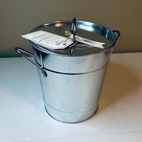 Galvanized Metal Ice Bucket Insulated With Lid & Scoop - Picture 4 of 11
